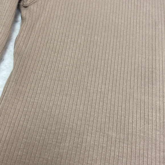 Cyrus Essentials V-neck Long Sleeve Shirt Brown Medium NWT - Picture 9 of 12